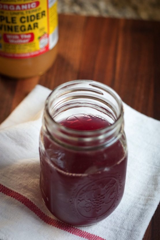 Save this Super Antioxidant Grape and Apple Cider Vinegar Detox Drink! ACV and grape antioxidant drink served in a mason jar.