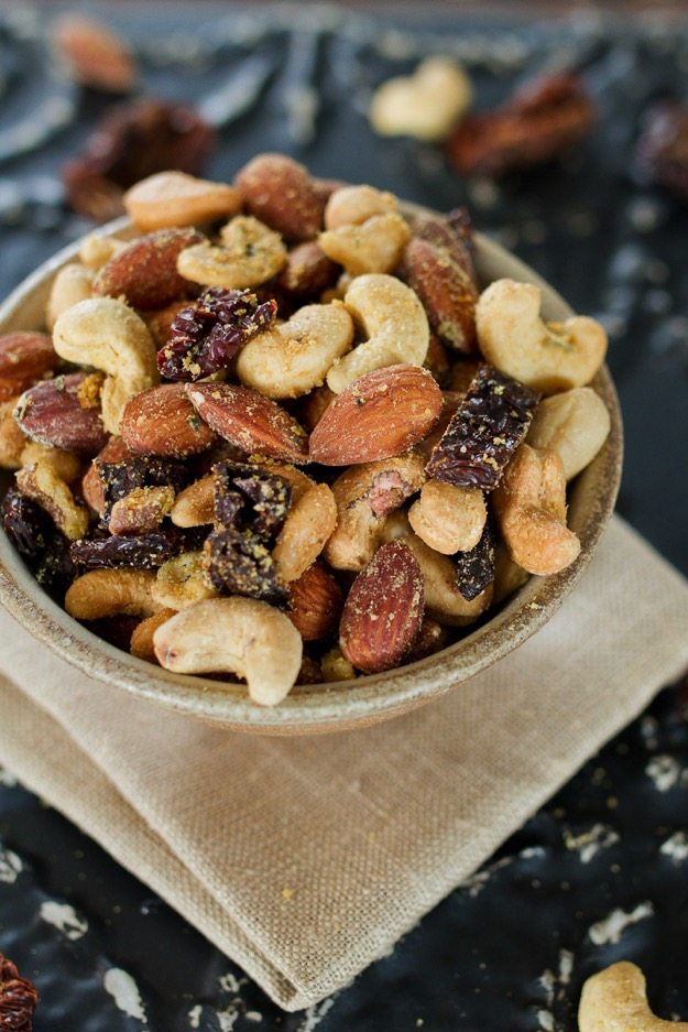 PIN THIS --> Pizza Trail Mix Pizza Trail Mix -- A savory, cheesy mix of roasted nuts with sun-dried tomatoes and Italian seasonings.