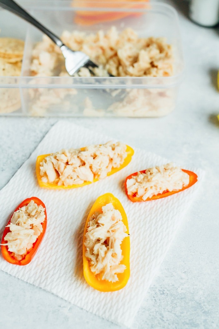 Packable lunch idea featuring a can of tuna, lemon juice, salt and pepper. Serve with mini bell peppers. Packable lunch idea featuring a can of tuna, lemon juice, salt and pepper. Serve with mini bell peppers.
