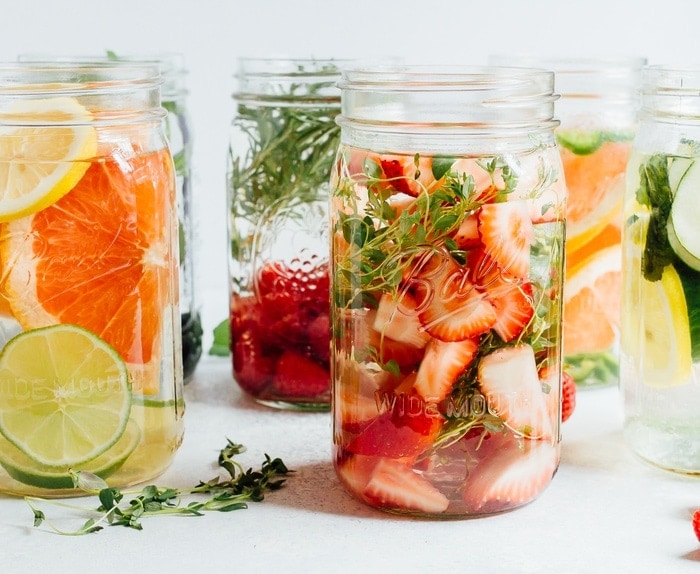 How to Make Infused Water + 6 EASY Recipes How to Make Infused Water + 6 EASY Recipes