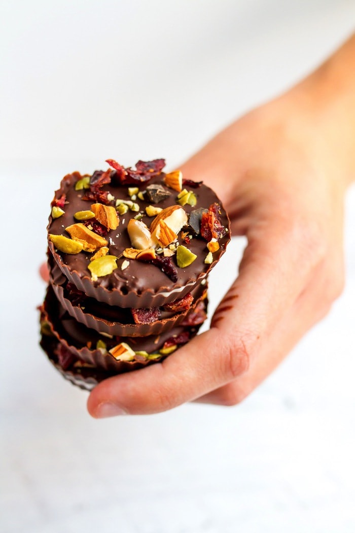 Homemade TRAIL MIX coconut butter cups // Vegan, gluten-free & paleo-friendly Homemade TRAIL MIX coconut butter cups // Vegan, gluten-free & paleo-friendly