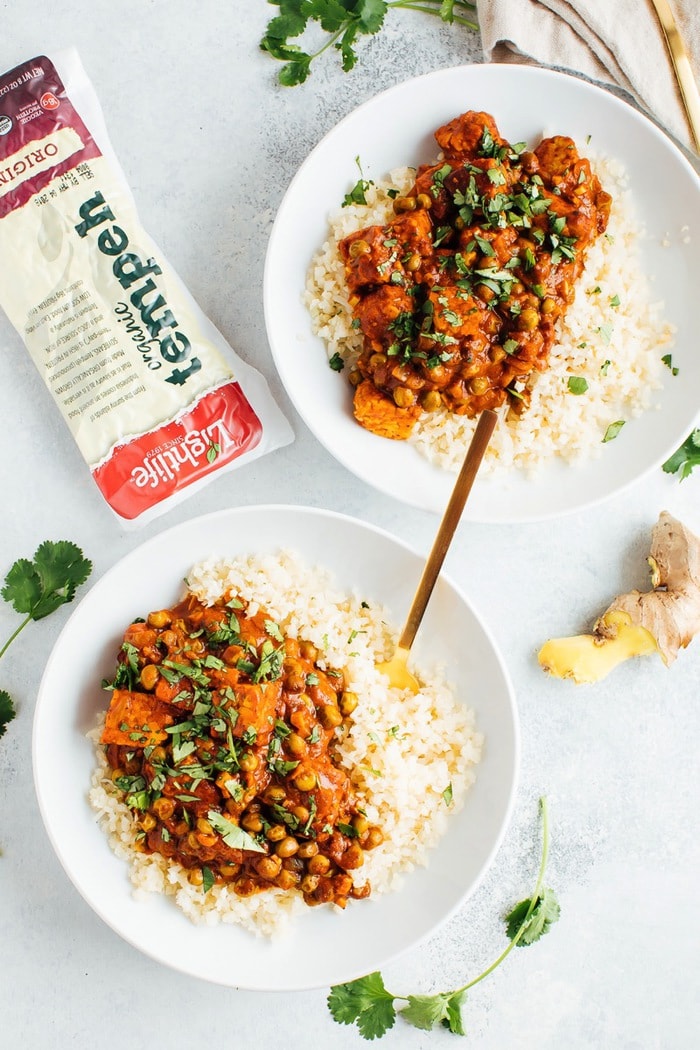 tempeh-tikka-masala-3.jpg Tempeh tikka masala with package of Lightlife Tempeh on the side