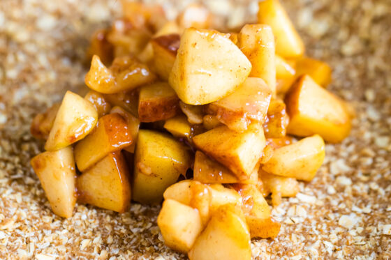 Apple filling for apple crumble bars.