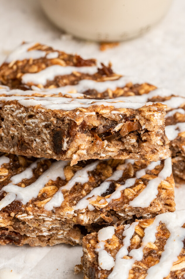 Simple Truth Organic Cinnamon Close up bite photo of one oatmeal raisin protein bar.